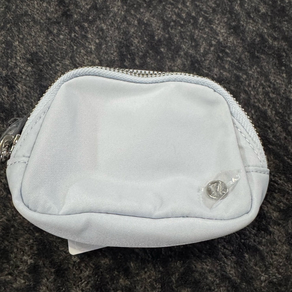 NWT Everywhere, belt bag nano
Light Blue